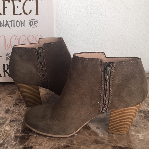 Olive Ankle Boots by Old Navy 10 - Picture 4 of 5